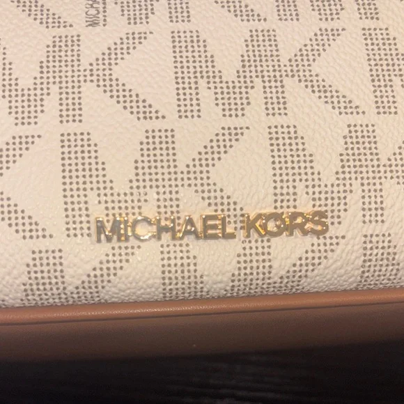 Michael Kors Cream Monogram Shoulder Bag with Gold Chain - Picture 6 of 7